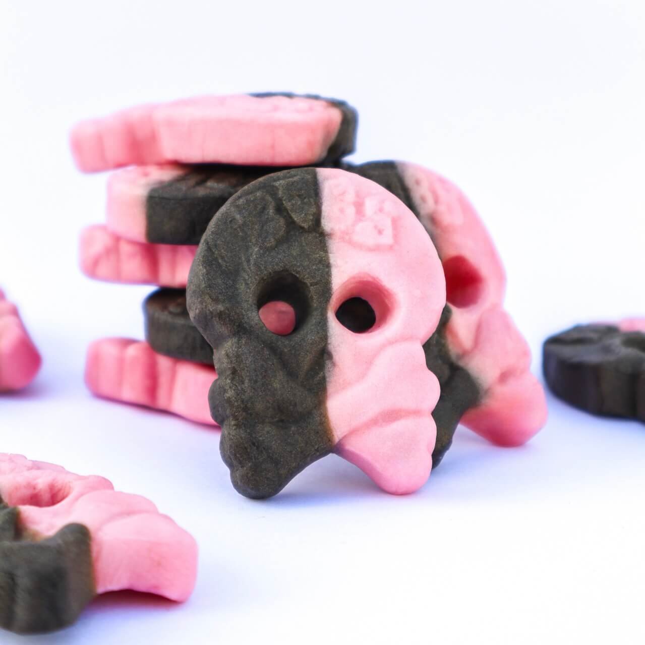 Bubs Raspberry Liquorice Skull Foam viral candy TikTok instagram raspberry bubs godis bubs candy chuches de bubs vegan golosinas veganas vegano famoso regaliz frambuesa