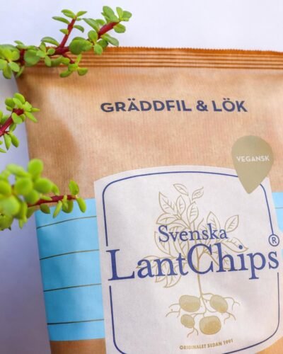 LantChips Sour Cream Onion LantChips patatas fritas con crema agria y cebolla chips de cebolla swedish chips sourcream & onion sipsit countryside chips luxury quality papas patatas lujo lujoso gourmet maalais sipsit luxurious old school ecologic natural