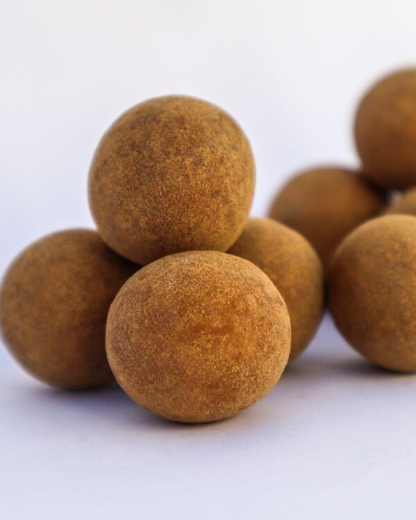 White Chocolate Liquorice Balls narr konfektyrer godis fabrica regaliz españa portugal