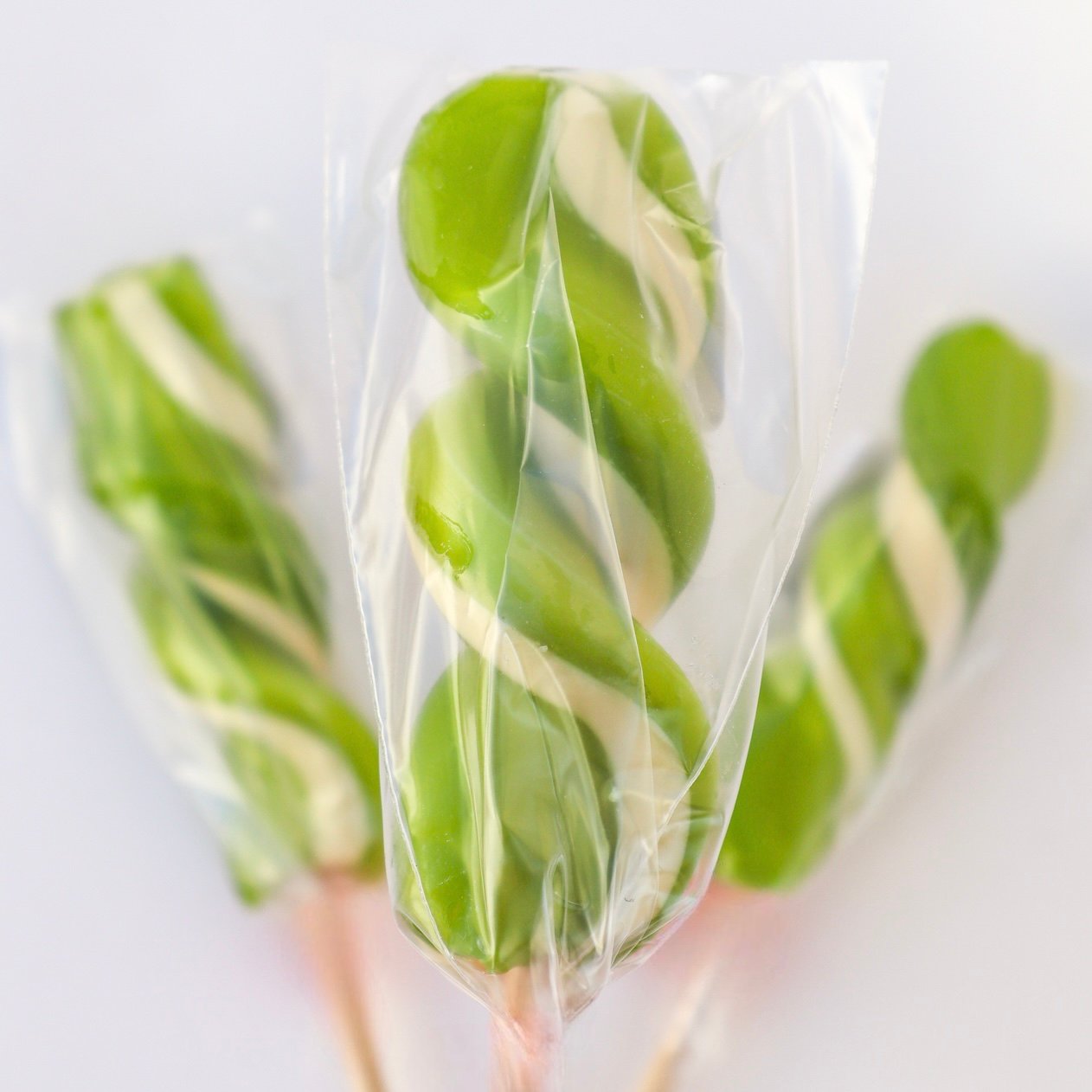 Pear Lollipop – A sweet piece of candy art! Godis fabrica, hand made lollipop hecho a mano craft spirulina
