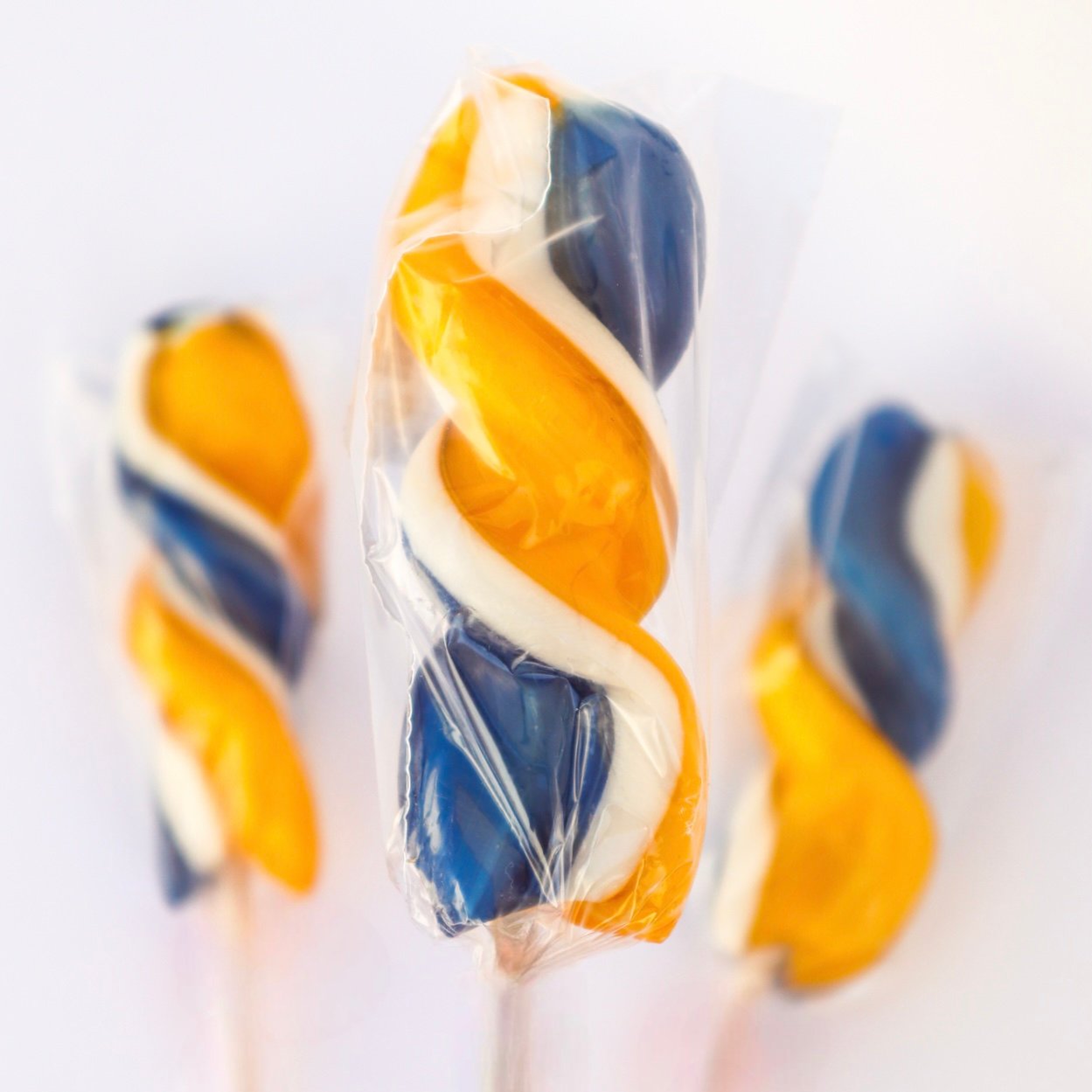 Blueberry Lemon Lollipop A sweet piece of candy art! Godis fabrica, hand made lollipop hecho a mano craft spirulina spiral lollipop artesanal blueberry candy limon citrus arandano sabor a bayas