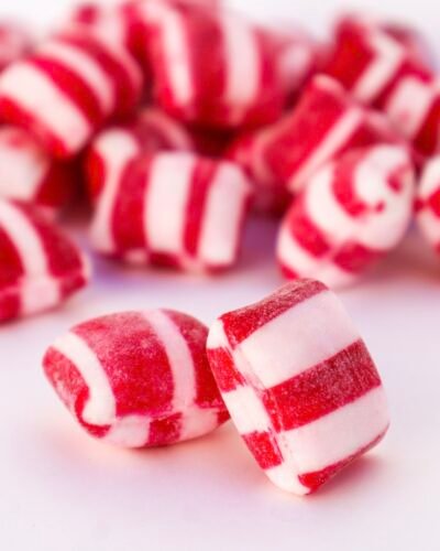 Polka Candy iconic candies hard peppermint minty menta chuches duras duro hierbabuena godis fabrica red white mojo y blanco