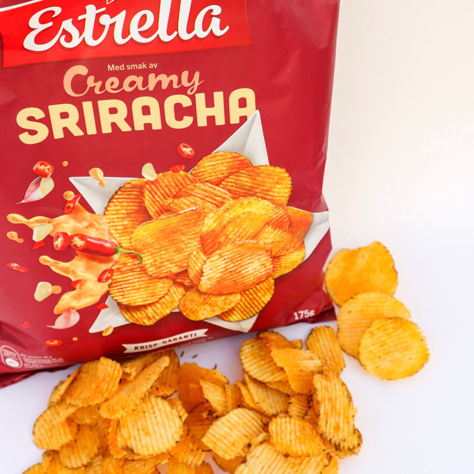 Estrella Creamy Sriracha Chips Göteburg swedish chips Finnish chips taffel chili spicy chips patatas papas fritas