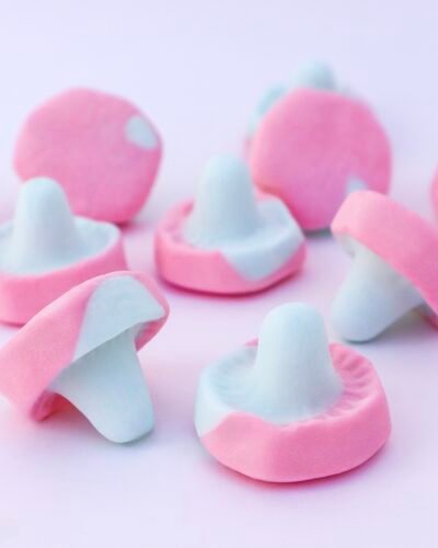 Fizzy Mushrooms – The weirdest forest trip you will ever take. swedish candy toms setas chicle bubblegum