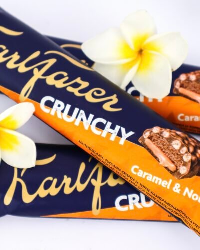Crunchy Caramel Nougat Bar Fazer chocolate suklaa patukka crujente barra de chocolate y caramel toffee nougat