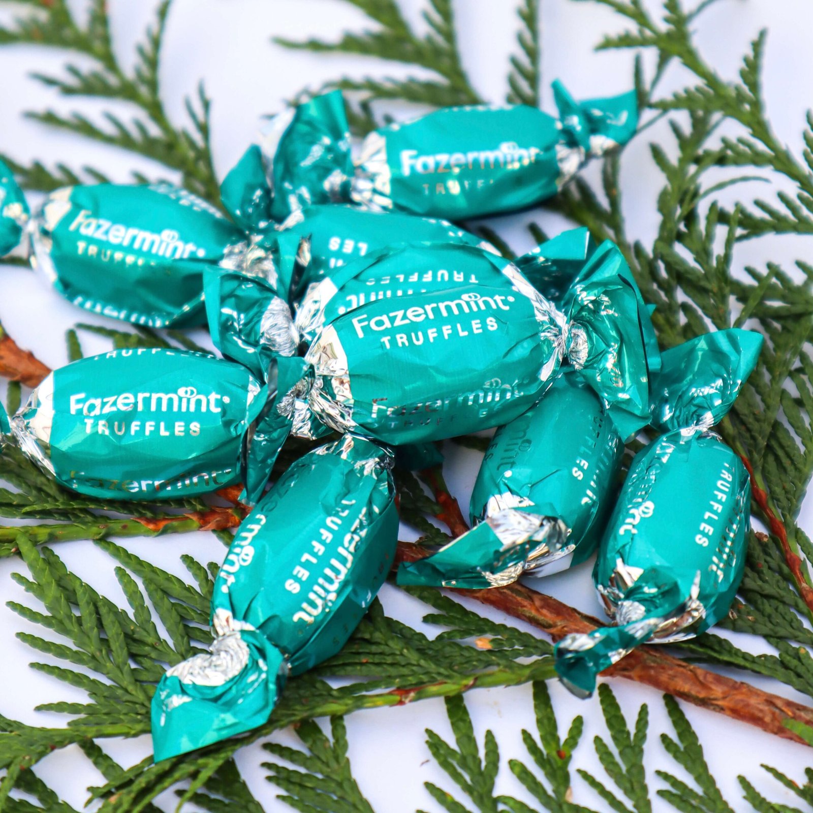 Fazermint Truffle Fazer chocolate Finnish chocolate christmas praline navidad dulces de navidenos wrapped konvehti