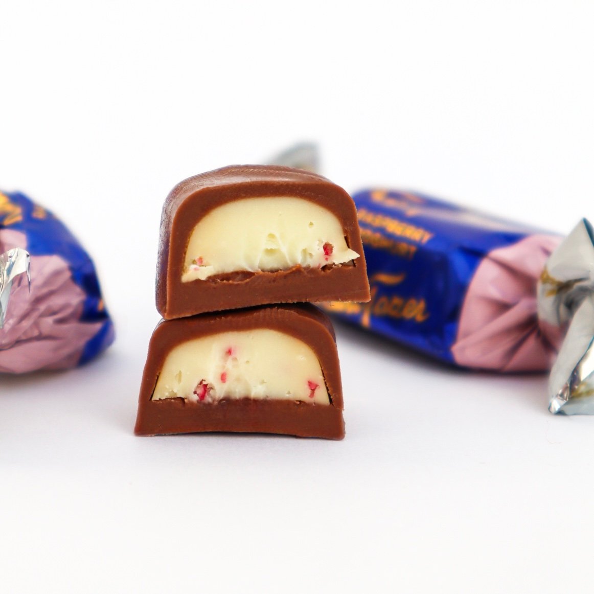 Raspberry Yogurt Chocolate Karl Fazer suklaa suomi fazer suklaa Finnish chocolate praline framboesa con chocolate raspberry chocolate Finlandia spain portugal