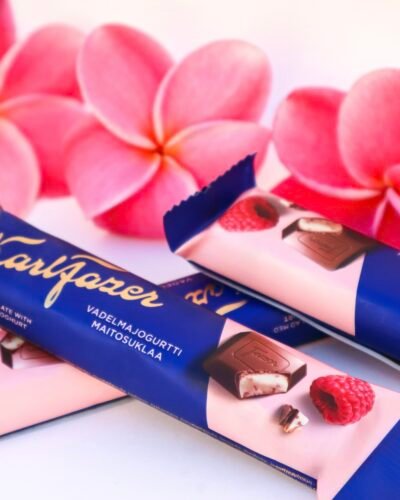 Raspberry Yogurt Chocolate Bar fazer chocolate suklaa suomi suklaa spain portugal frambuesa