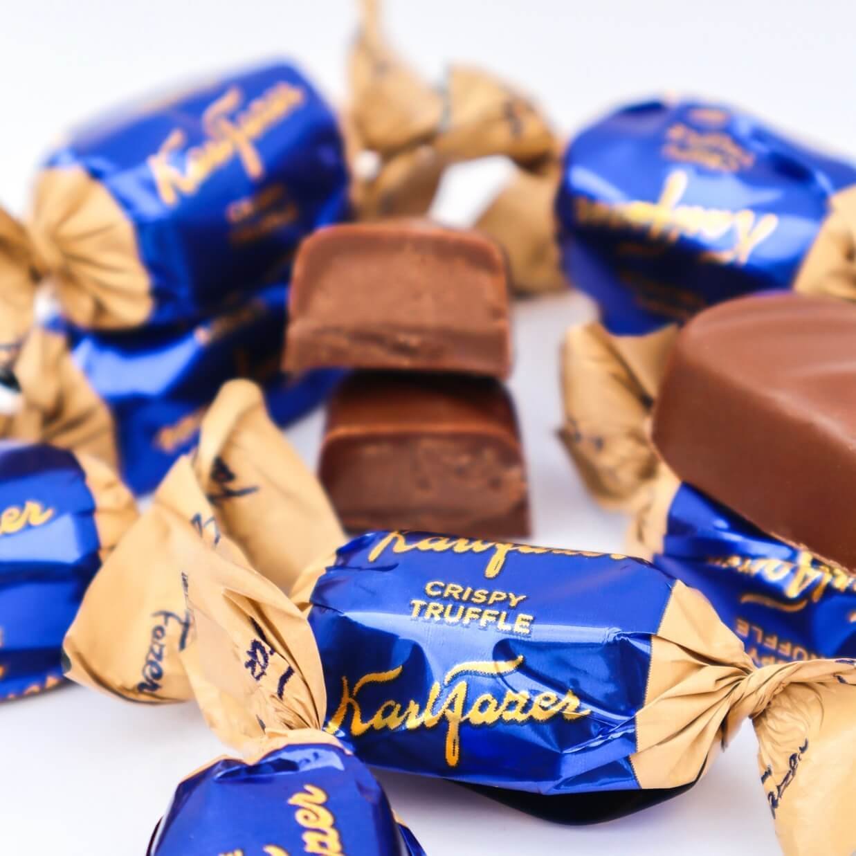 Crispy Truffle Chocolate pralines milk chocolate soft truffle filling chocolatina navidad christmas chocolate invierno cozy vibes joule suklaa fazer new novedad jul natal doces crujente trufa