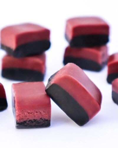 Violet Liquorice Fudge kolafabriken toffee viola violeta regaliz sabor a viola y regaliz caramelo masticable dulce