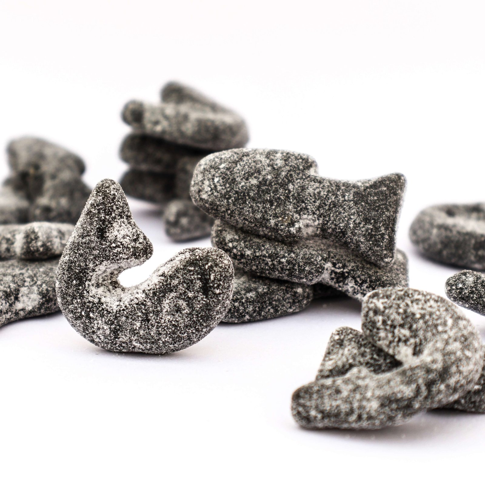 Super Salty Fish salmiak candy Salty liquorice licorice regaliz salado pescado silli fish candy malaco