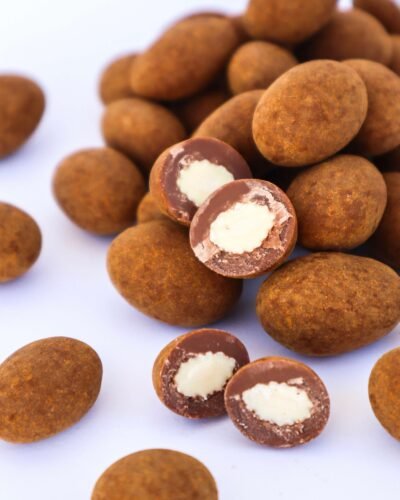 Cinnamon Chocolate Almonds nuts with chocolate and cinnamon canela almendras con chocolate nueces christmas chocolate sweets navidad natal narr konfektyr Narr goods natural organic