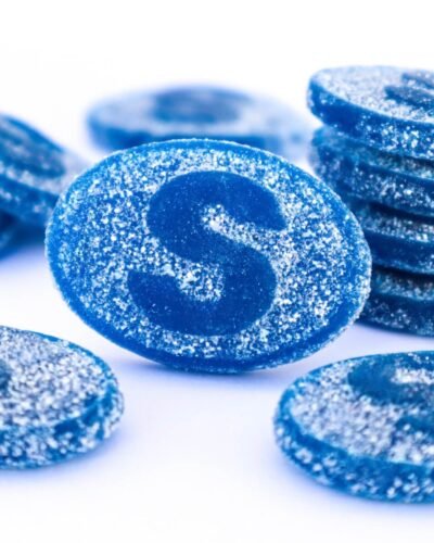Super Tag Blue Raspberry baya berry candy people chuches de frambuesa fizzy sour swedish candy frutal chuches acidas doces portugal kirpeä Madrid Lisboa Barcelona Vegan candy chuches veganas
