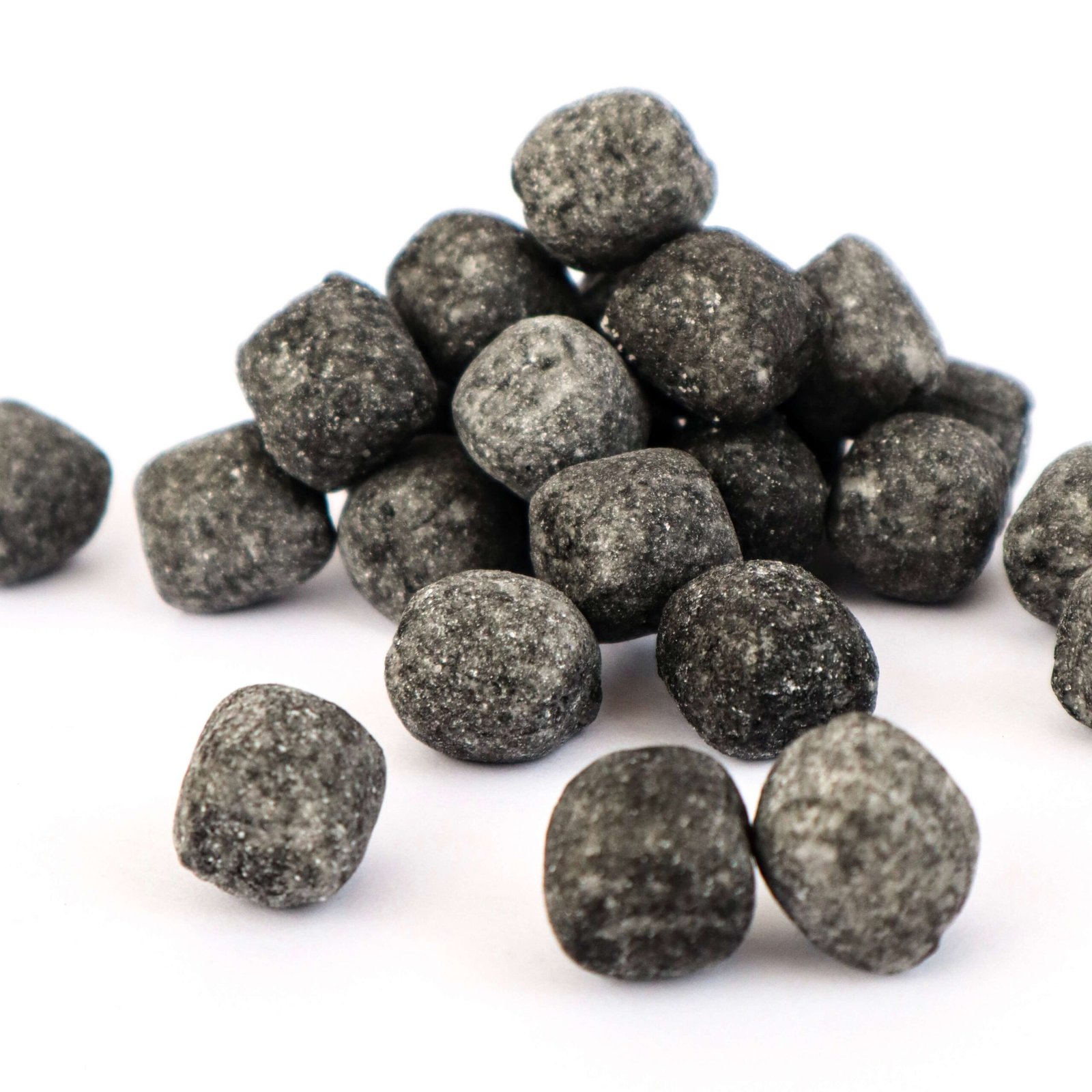 Salty Liquorice Rocks caramelos duros dura chuches duras regaliz liquorice candy licorice balls hard candy salty salado