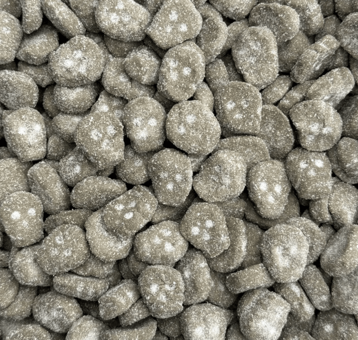 Salty Foam Liquorice Skulls mormor lisas calavera skull candy nube foamy sour candy regaliz salado salty licorice candy