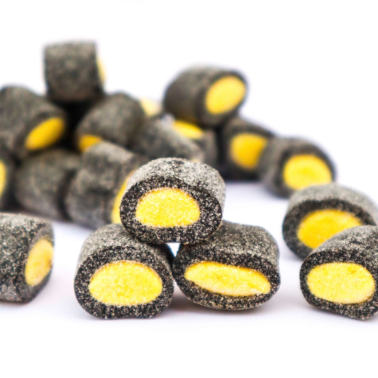 Lemon Liquorice Bites portion lakritsi liquorice candy regaliz con limon karkkia espanjassa portugalissa